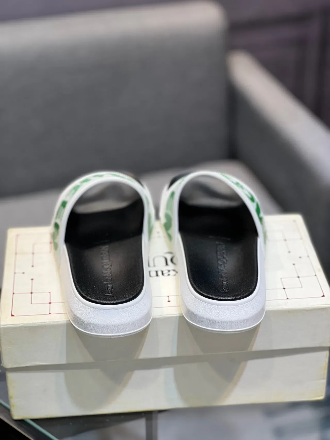Alexander McQueen McQ Slide সাদা সবুজ লোগো স্লিপার্স 8
