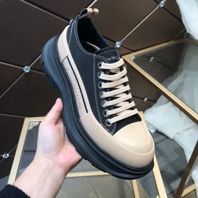 Alexander McQueen Tênis Oversized Preto e Bege Chunky 2