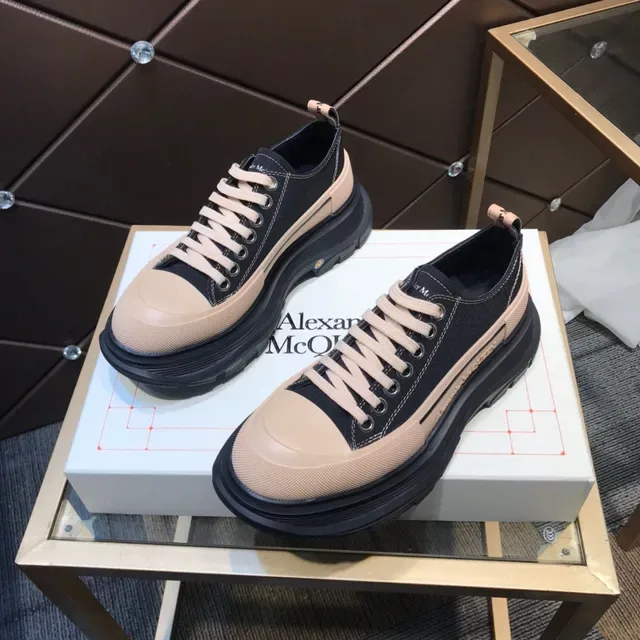 Alexander McQueen Tênis Oversized Preto e Bege Chunky 9