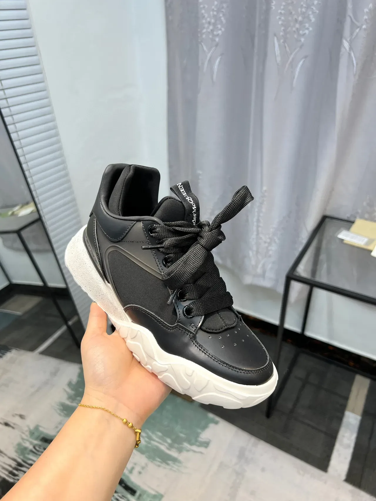 Alexander McQueen حذاء رياضي oversized أسود وأبيض أسلوب الحياة حذاء رياضي 5