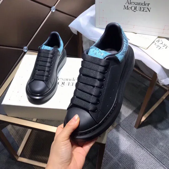 حذاء Alexander McQueen oversized أسود أزرق كعب منصة بدون أربطة حزام مرنة أحذية أسلوب حياة 3