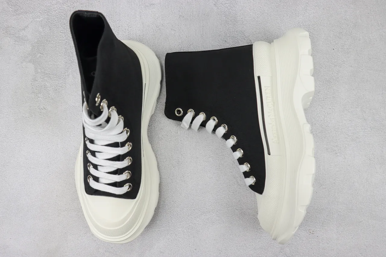 Alexander McQueen ওভারসাইজড স্নিকার কালো ক্যানভাস সাদা সোল এঙ্কল বুট 3