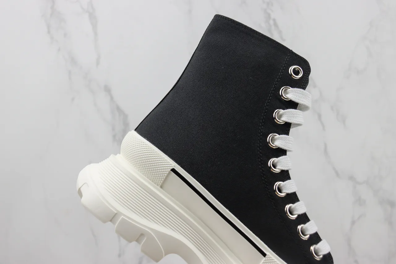 Alexander McQueen ওভারসাইজড স্নিকার কালো ক্যানভাস সাদা সোল এঙ্কল বুট 5