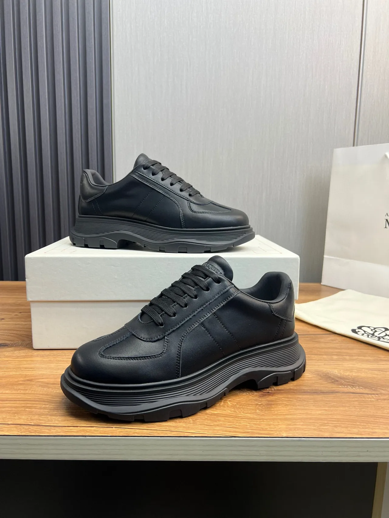 Alexander McQueen Oversized Sneaker Black Chunky Sneakers 8