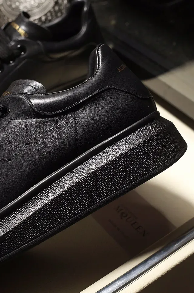 Alexander McQueen Oversized Sneaker Black Lifestyle Sneakers 3