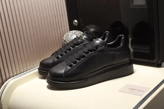Alexander McQueen Oversized Sneaker Black Lifestyle Sneakers 9