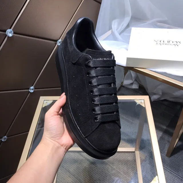 Alexander McQueen ওভারসাইজড স্নিকার কালো সুয়েড লাইফস্টাইল স্নিকার 2