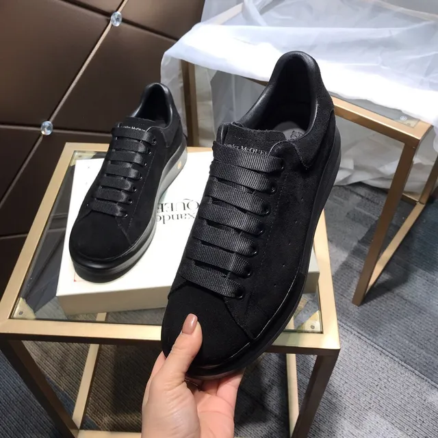 Alexander McQueen ওভারসাইজড স্নিকার কালো সুয়েড লাইফস্টাইল স্নিকার 3
