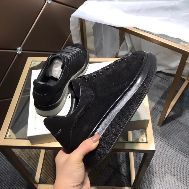Alexander McQueen ওভারসাইজড স্নিকার কালো সুয়েড লাইফস্টাইল স্নিকার 5