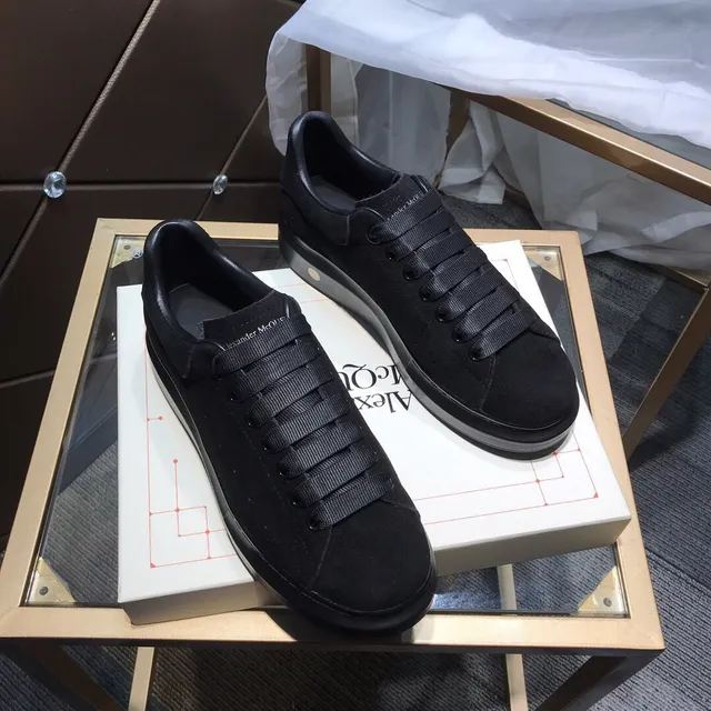 Alexander McQueen ওভারসাইজড স্নিকার কালো সুয়েড লাইফস্টাইল স্নিকার 7