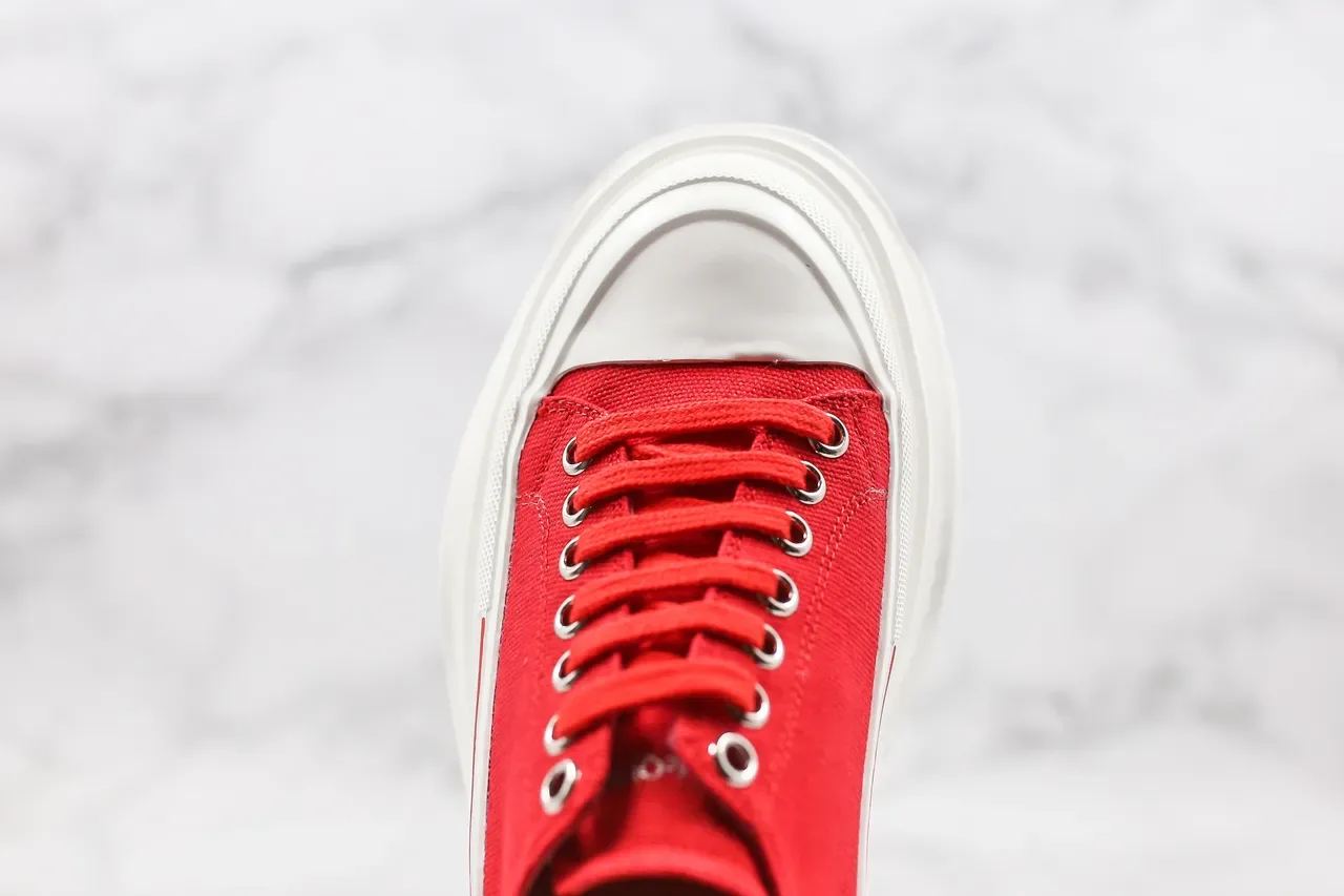 Alexander McQueen حذاء رياضي كانفاس أحمر oversized chunky sneakers 4