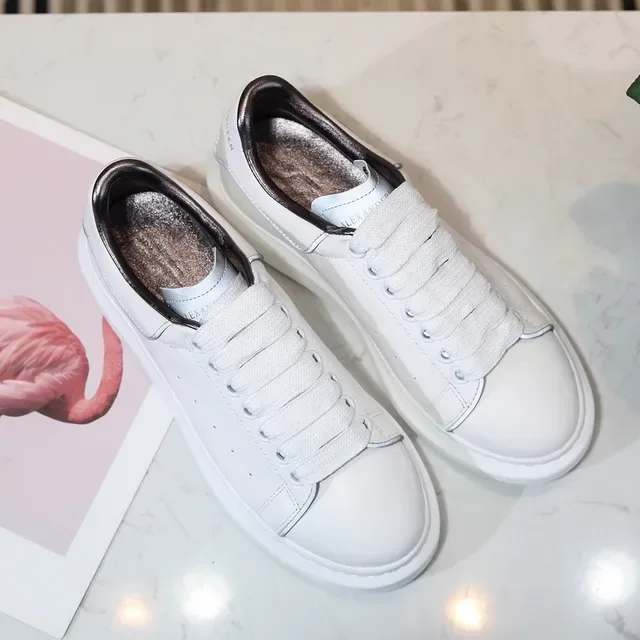Alexander McQueen Oversized Sneaker White Black Platform Sole Smooth Leather Upper Lifestyle Sneakers 5