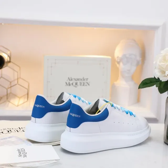 Alexander McQueen 宽大运动鞋 白蓝 平台鞋底 光滑皮革鞋面 生活方式运动鞋 2