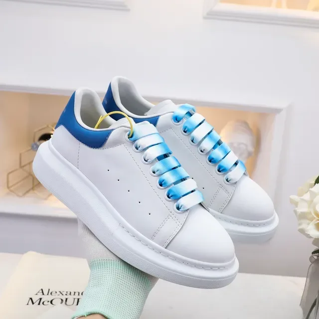Alexander McQueen 宽大运动鞋 白蓝 平台鞋底 光滑皮革鞋面 生活方式运动鞋 5