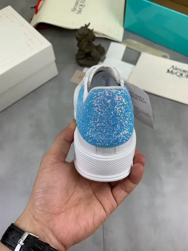 Alexander McQueen Tênis oversized Branco Azul Silhueta Glitter Etiqueta de Calcanhar Sneakers Lifestyle 3