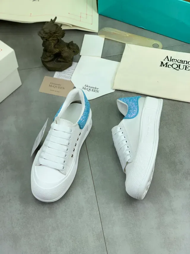 Alexander McQueen Tênis oversized Branco Azul Silhueta Glitter Etiqueta de Calcanhar Sneakers Lifestyle 5