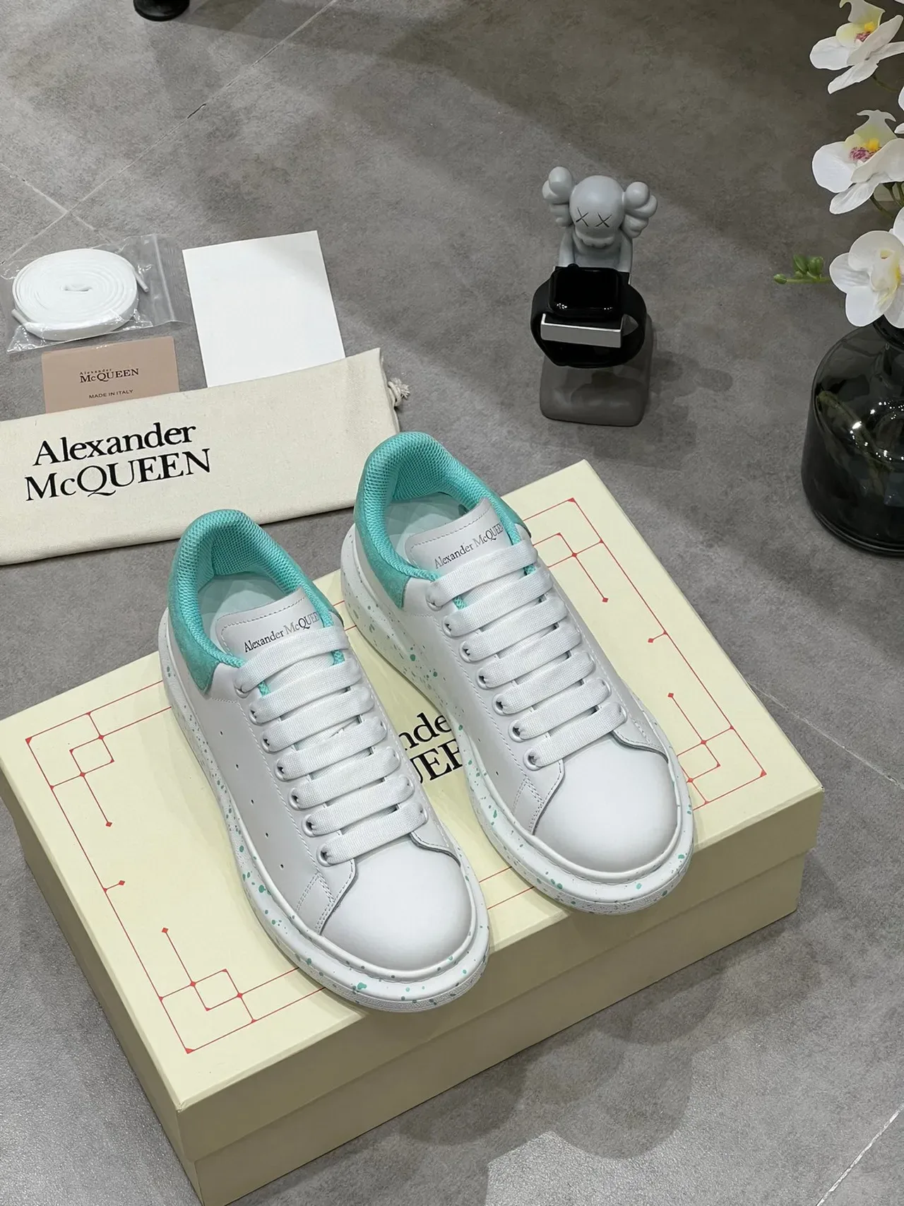 Alexander McQueen حذاء رياضي كبير أبيض أخضر كعب منصة جلد أعلى حذاءات أسلوب الحياة 9