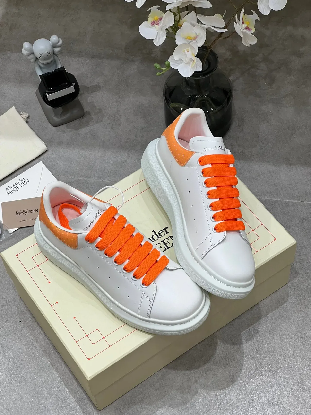 Alexander McQueen sneakers lifestyle oversized blanc orange glitter 7