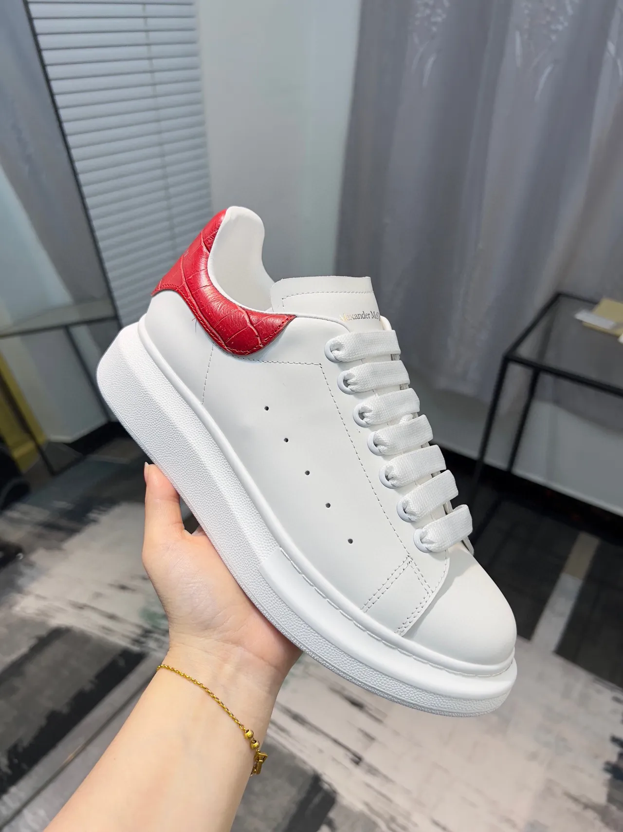 Alexander McQueen Oversized Sneaker White Red Platform Sole Smooth Leather Upper Lifestyle Sneakers 6