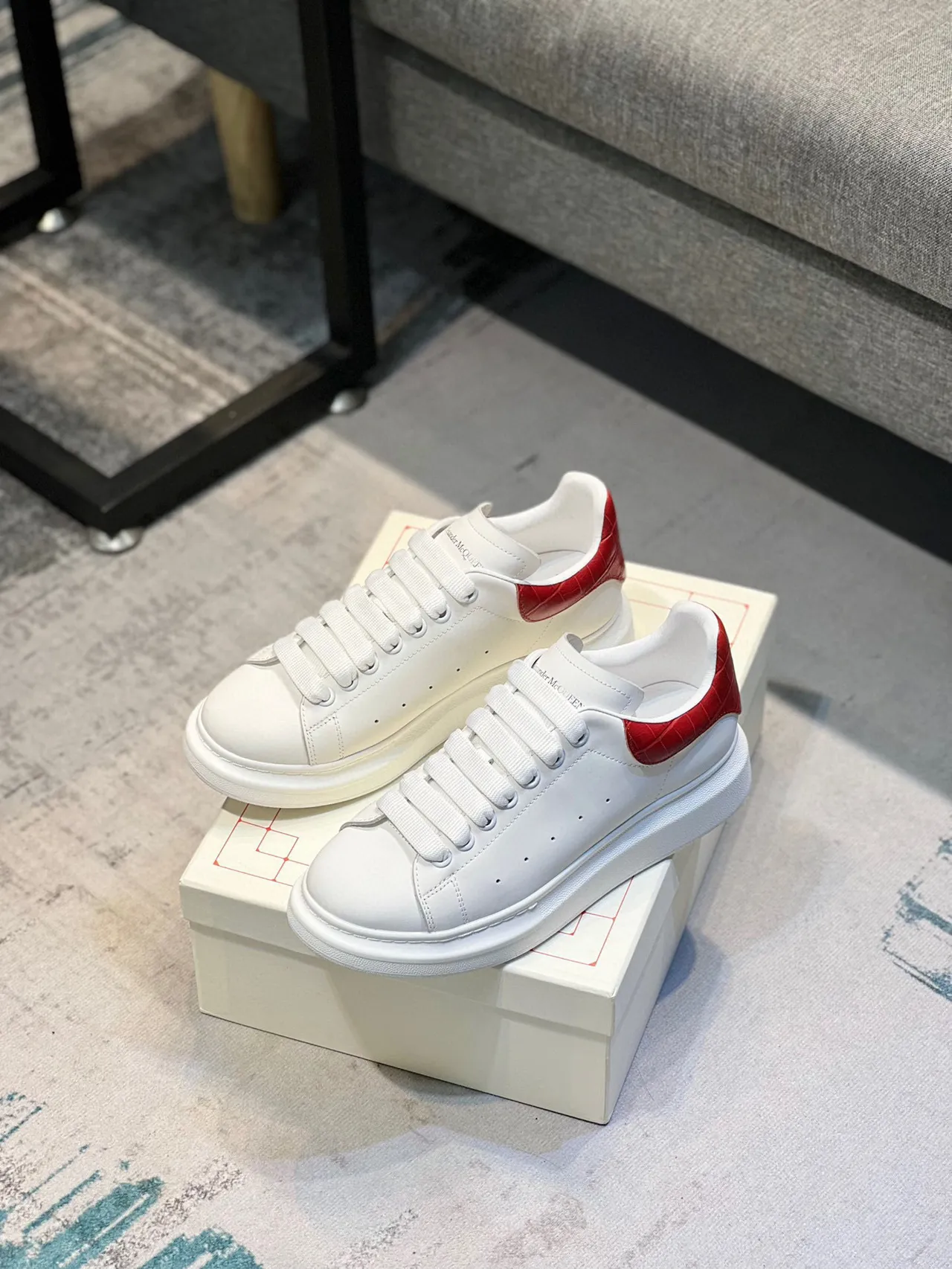 Alexander McQueen Oversized Sneaker White Red Platform Sole Smooth Leather Upper Lifestyle Sneakers 8