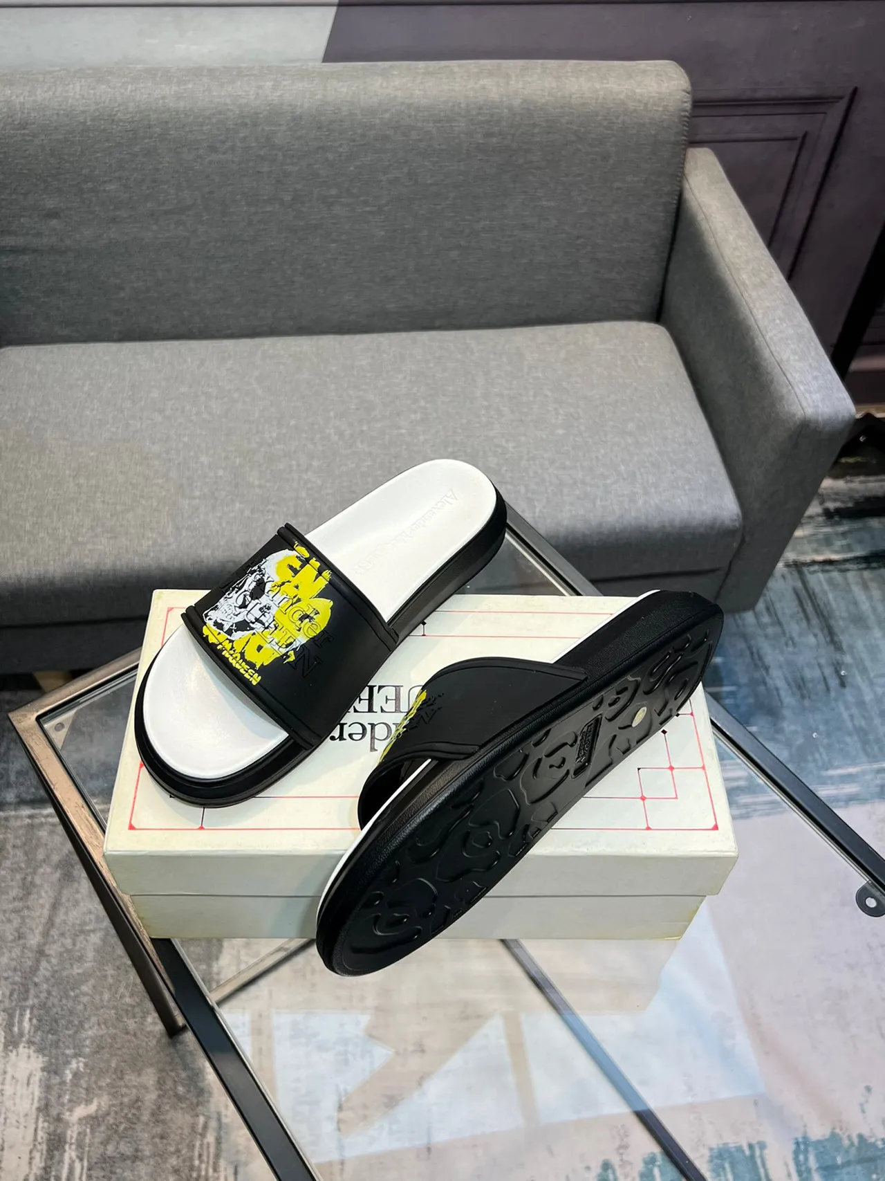Alexander McQueen Skull Graphic Slide Slipper 4