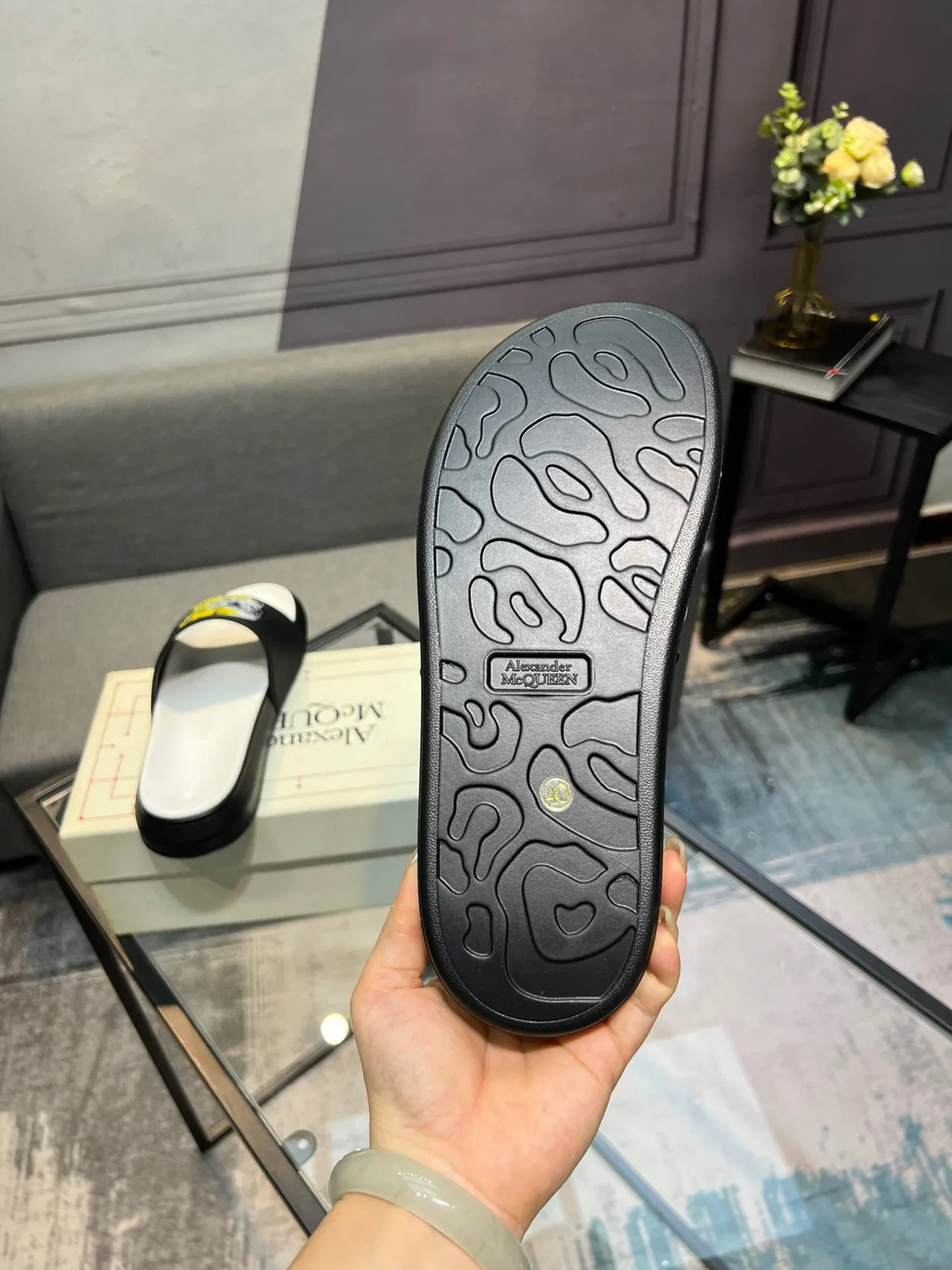 Alexander McQueen Skull Graphic Slide Slipper 7