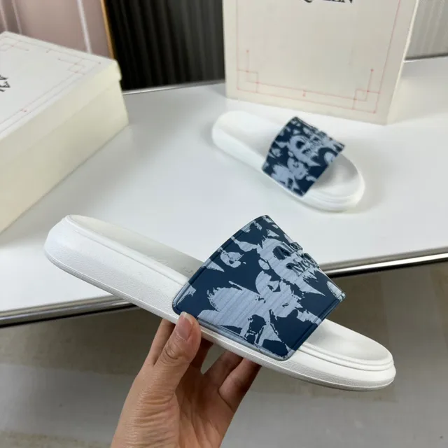 Alexander McQueen White Navy Printed Strap Embossed Logo Slippers 5