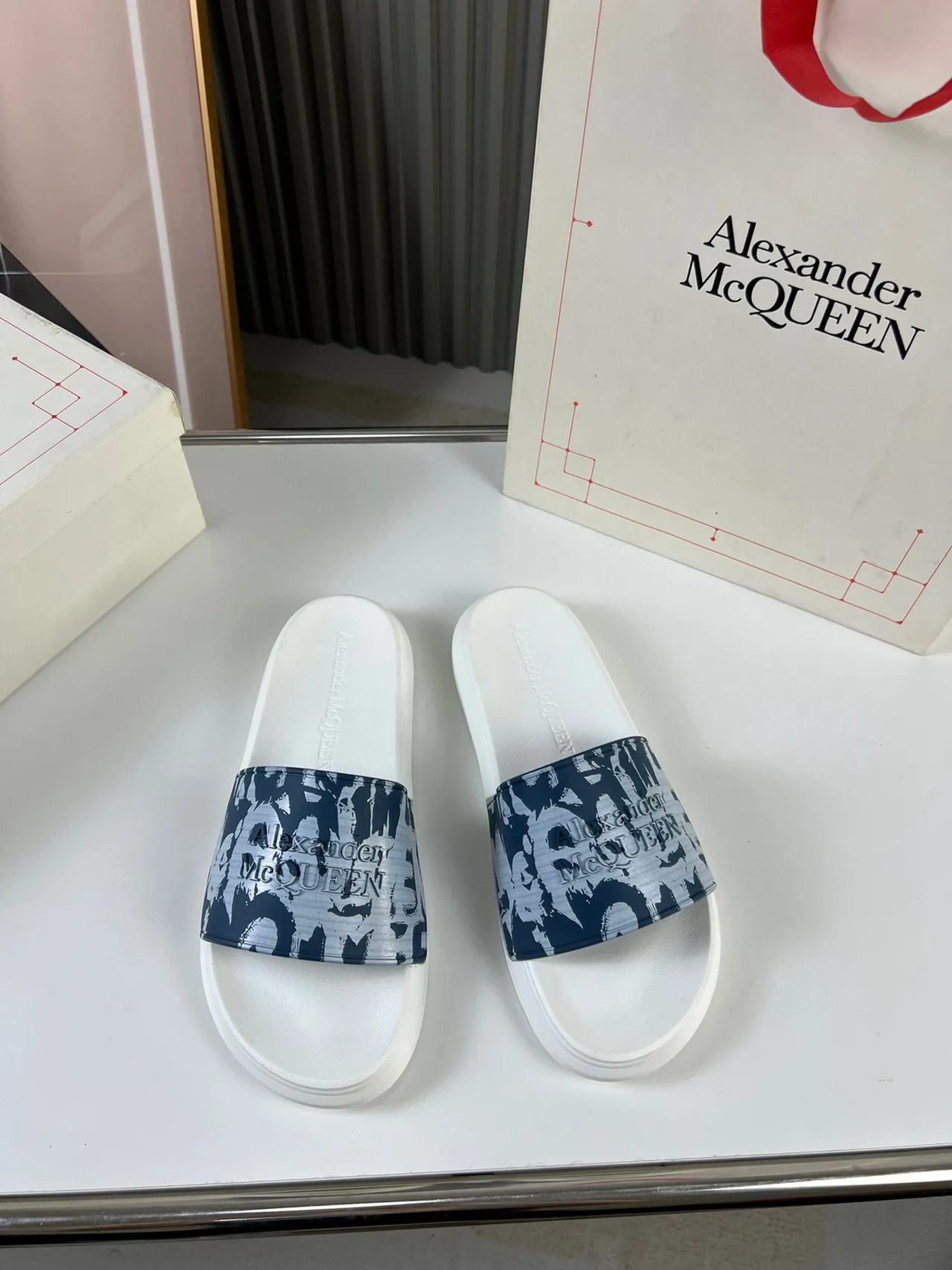 Alexander McQueen White Navy Printed Strap Embossed Logo Slippers 8