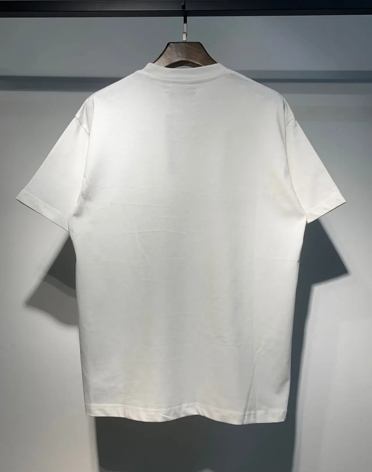 Amiri Logo Graphic T-Shirt 8