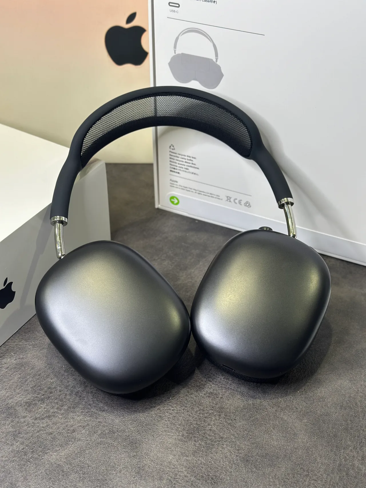 Apple AirPods Max Dark Gray Over-Ear Headphones 11