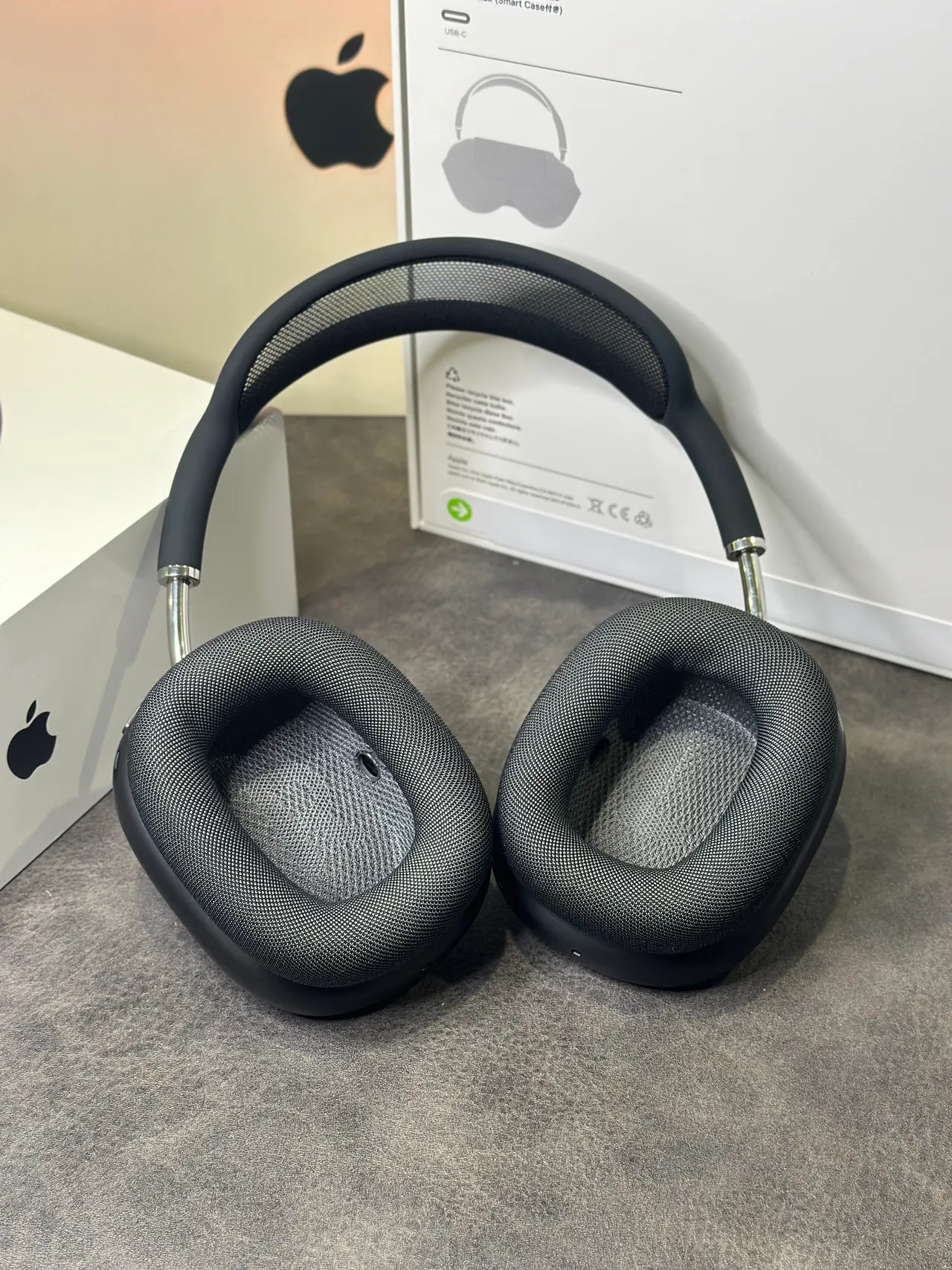 Apple AirPods Max Dark Gray Over-Ear Headphones 12