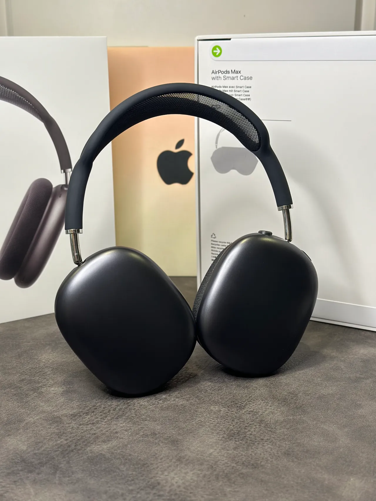 Apple AirPods Max Dark Gray Over-Ear Headphones 16