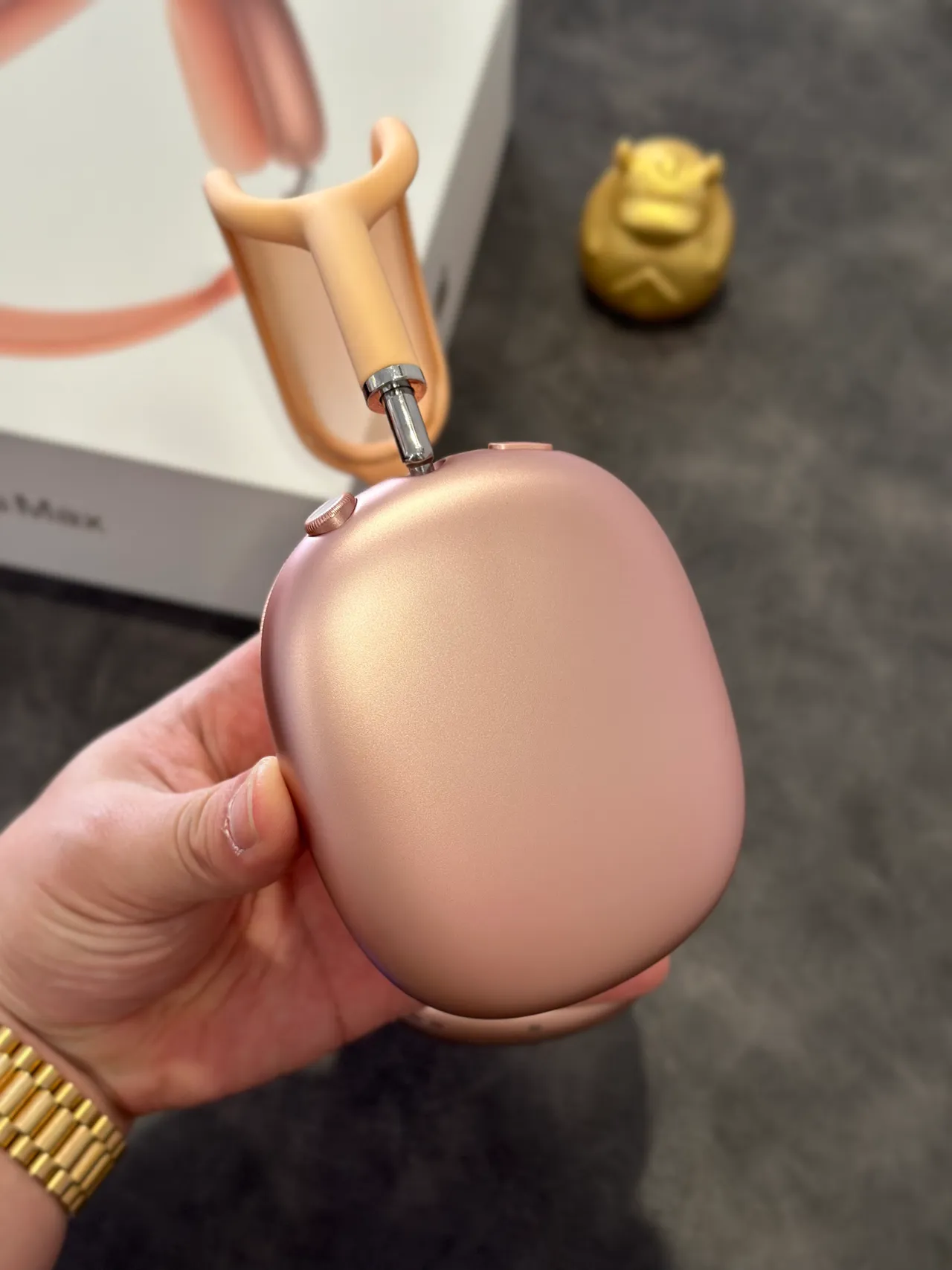 Apple AirPods Max Orange Beige Silicone-Covered Earcups Mesh Headband Over-ear Headphones 7