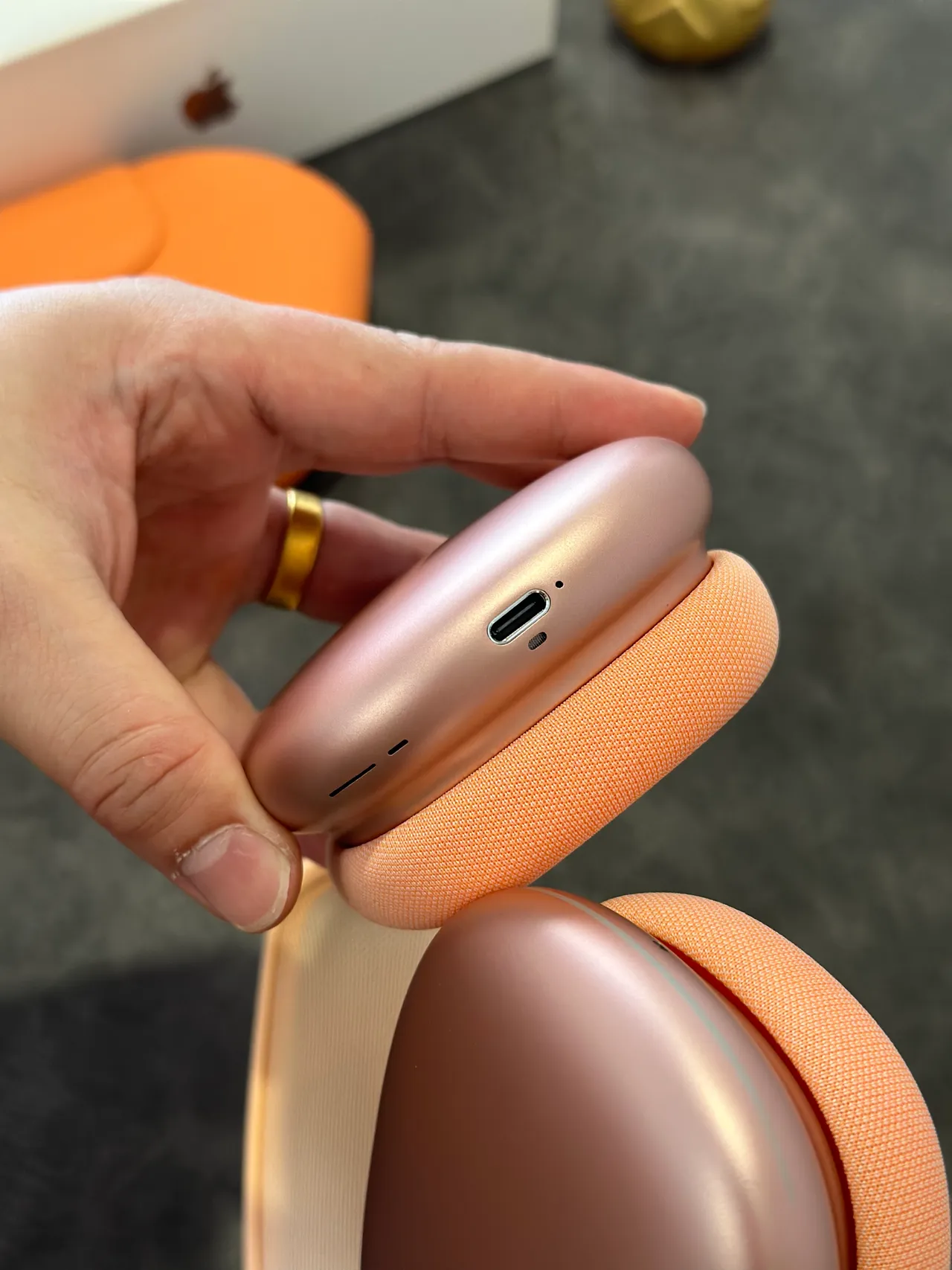 Apple AirPods Max Orange Beige Silicone-Covered Earcups Mesh Headband Over-ear Headphones 11