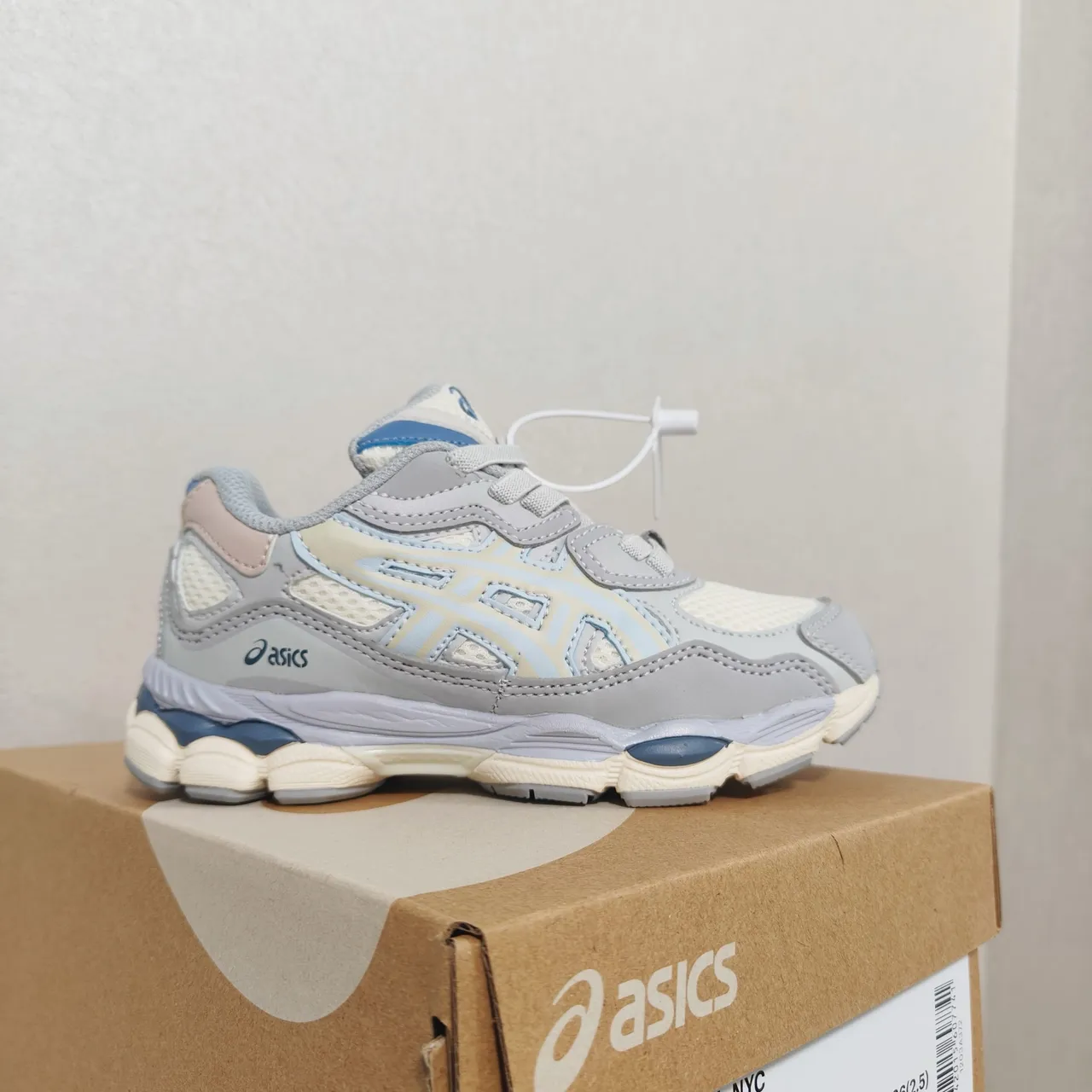 ASICS Black Silver Midsole Layered Synthetic Upper Chunky Sneakers 11