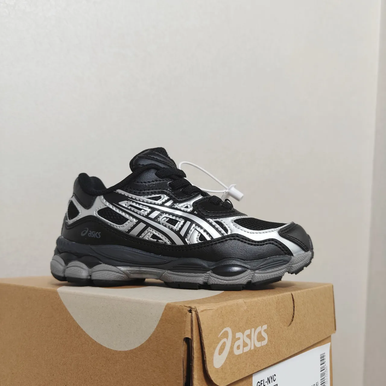 ASICS Black Silver Midsole Layered Synthetic Upper Chunky Sneakers 14