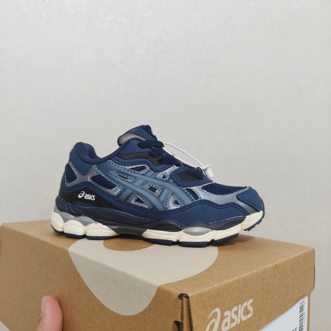 ASICS Black Silver Midsole Layered Synthetic Upper Chunky Sneakers 16