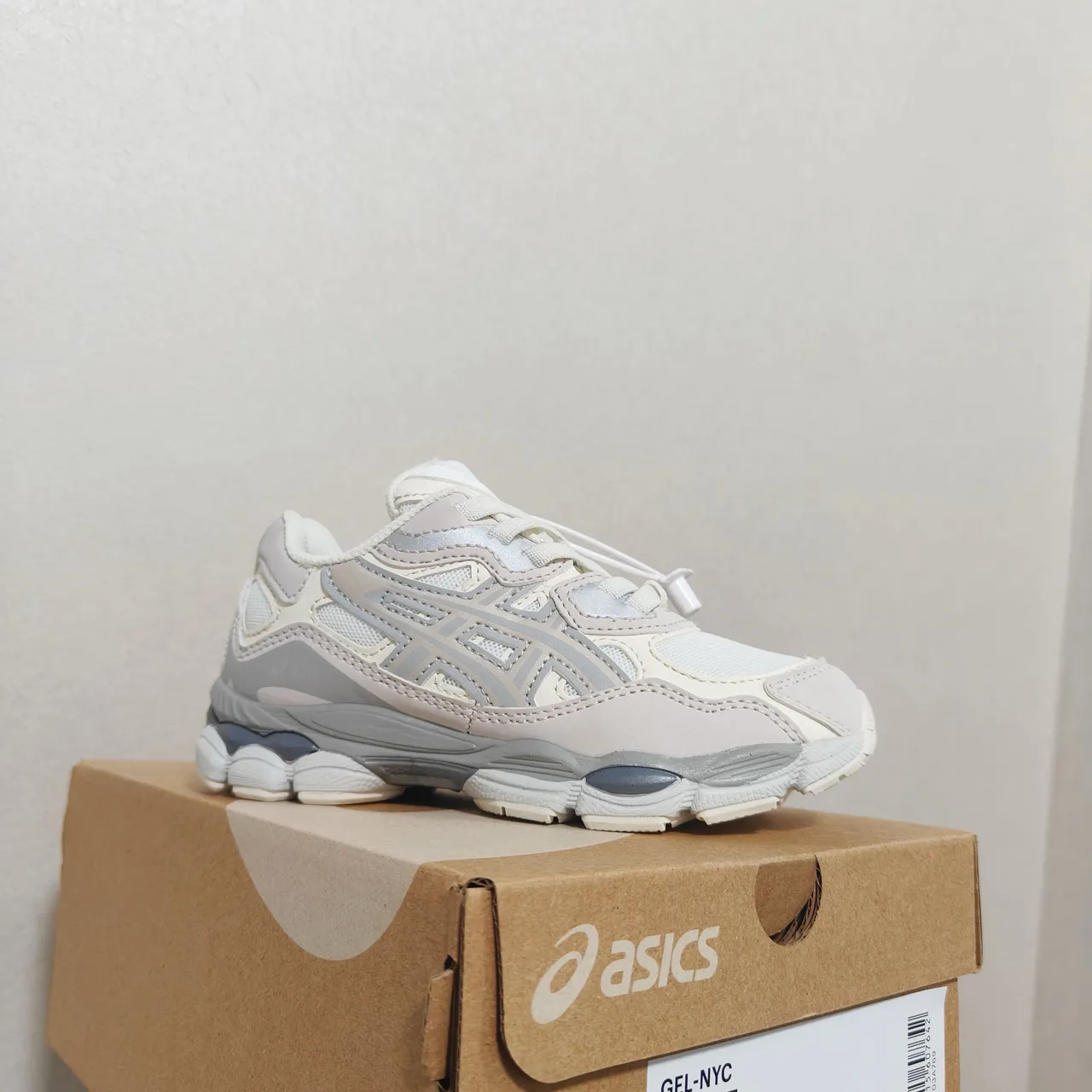 ASICS Black Silver Midsole Layered Synthetic Upper Chunky Sneakers 17