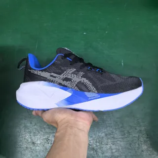 ASICS FF Blast MAX Black Blue Engineered Mesh Upper Diagonal White Tiger-Stripe Pattern Running Shoes