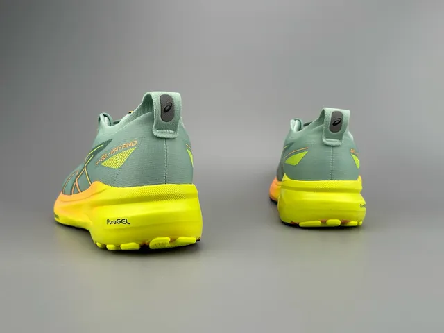 ASICS Gel-Kayano 31 Chaussures de course vert menthe et jaune dégradé 2