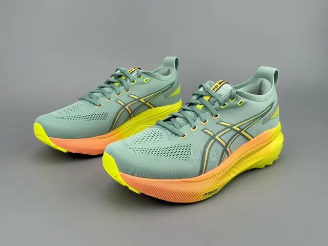 ASICS Gel-Kayano 31 Chaussures de course vert menthe et jaune dégradé 6