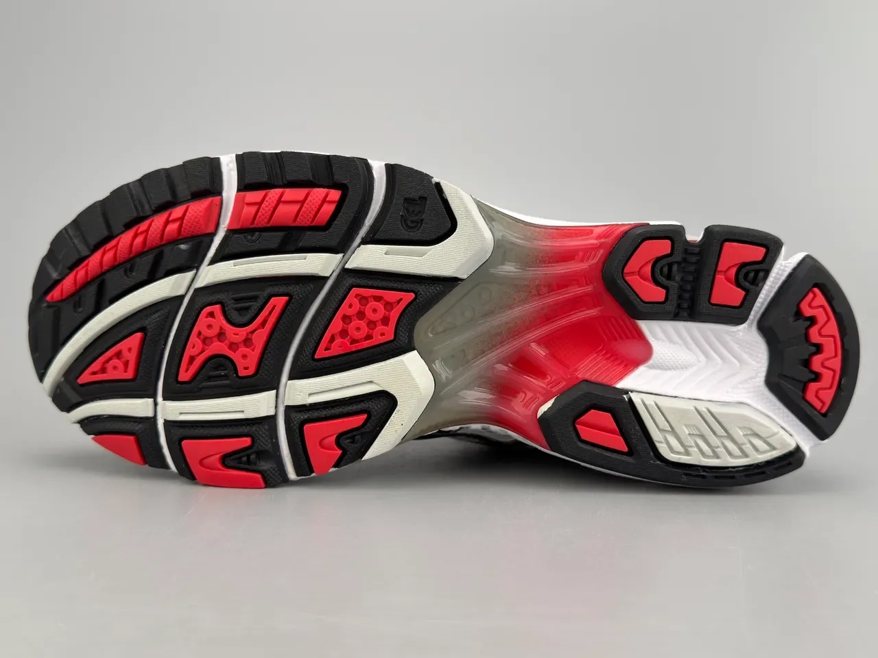 ASICS Gel-Kayano Silver White Red Running Shoes 8