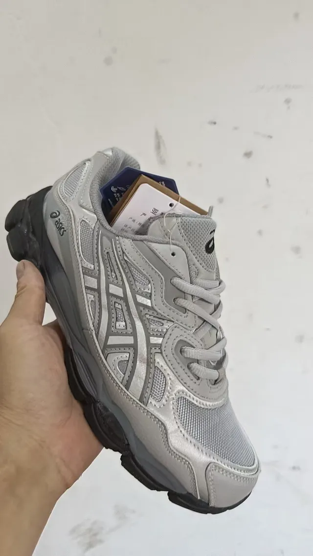 ASICS Gris Noir Stratifié Synthétique/Maille Haut Sculpté Densité Duale Semelle Intermédiaire Sneakers Lifestyle 2