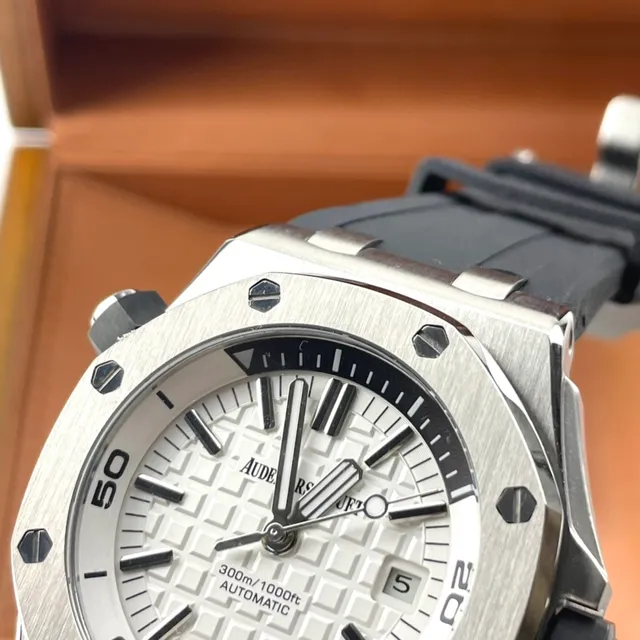Audemars Piguet Royal Oak Offshore White Tapisserie Mechanical Watch 5