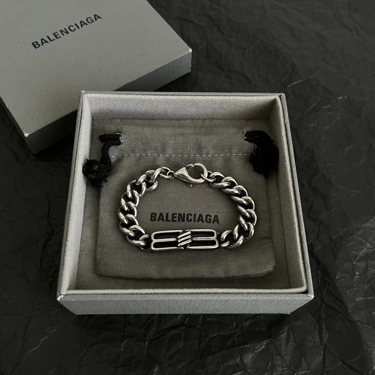 Balenciaga BB pulido tono plateado pulsera de cadena gruesa 5