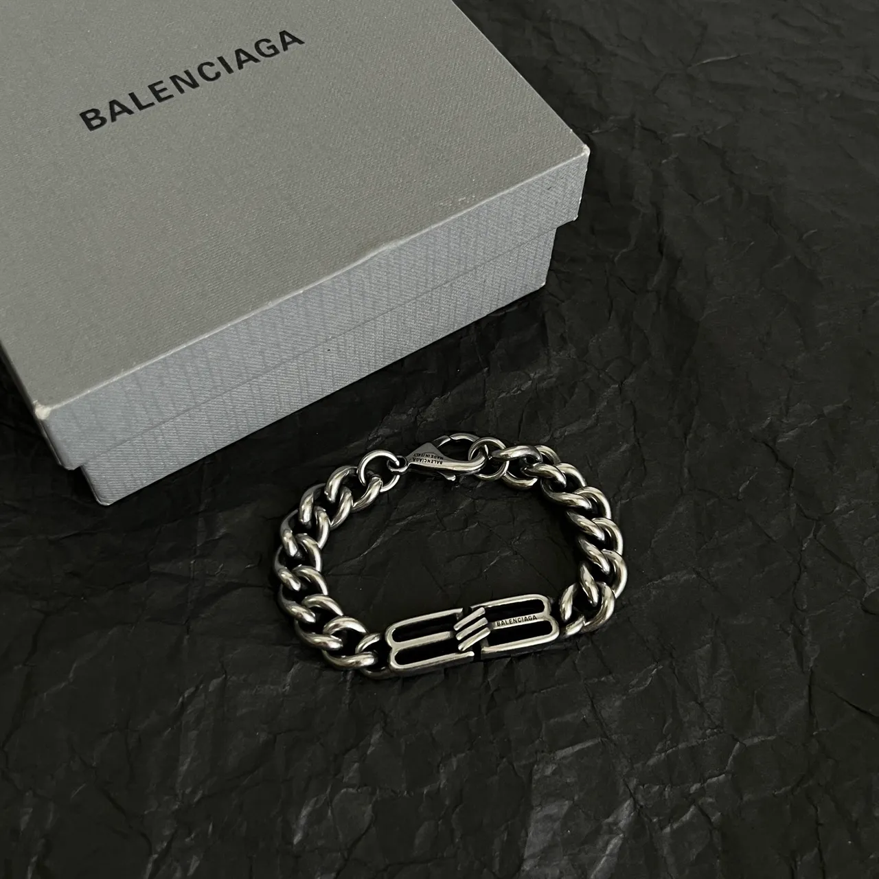 Balenciaga BB pulido tono plateado pulsera de cadena gruesa 6