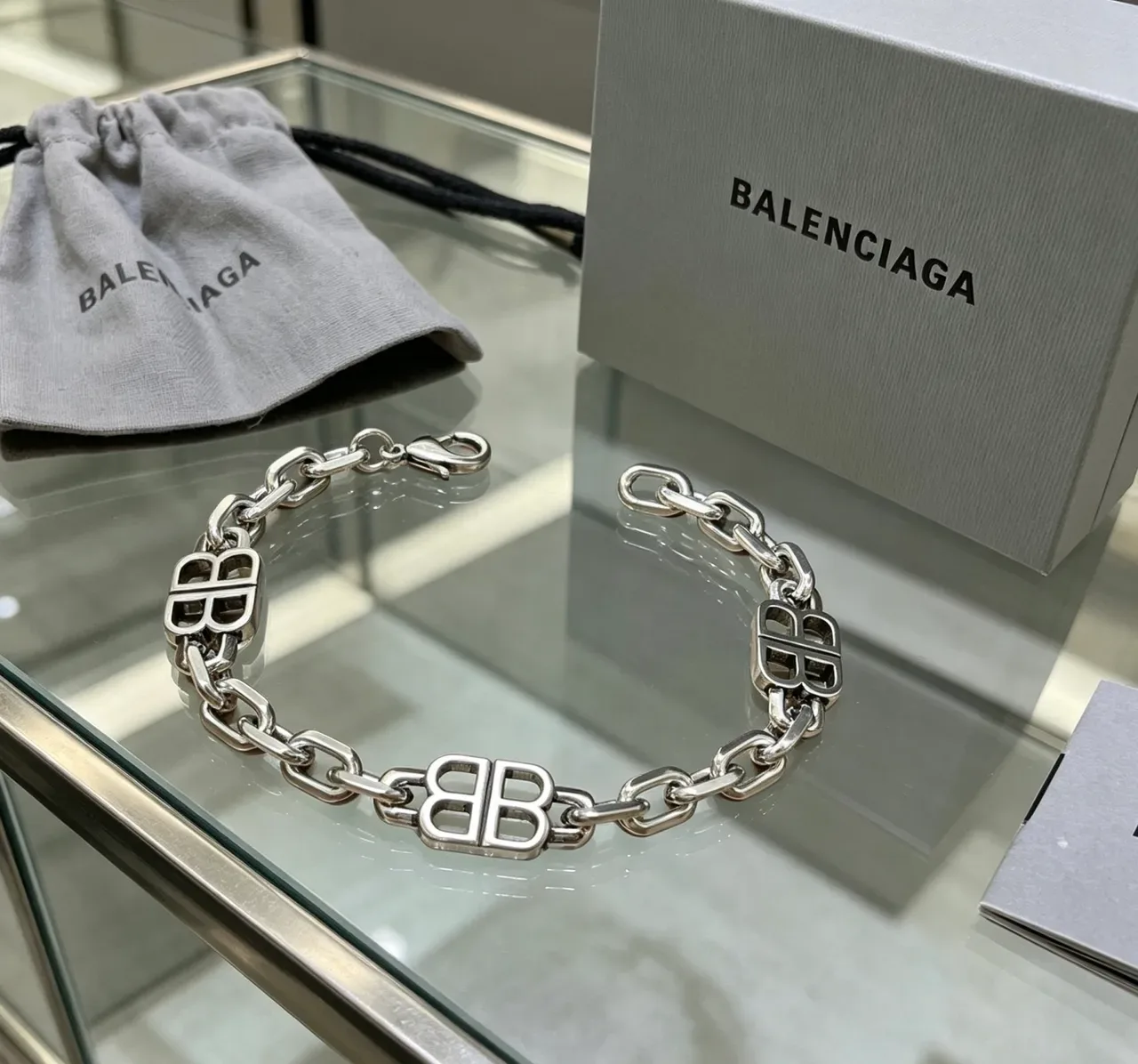 Balenciaga BB Chain pulseira de tom prateado com logo 5