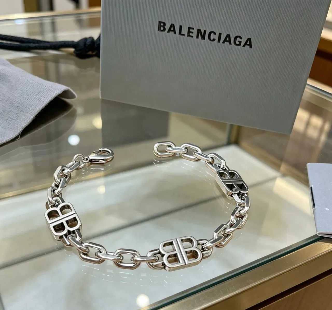 Balenciaga BB Chain pulseira de tom prateado com logo 9