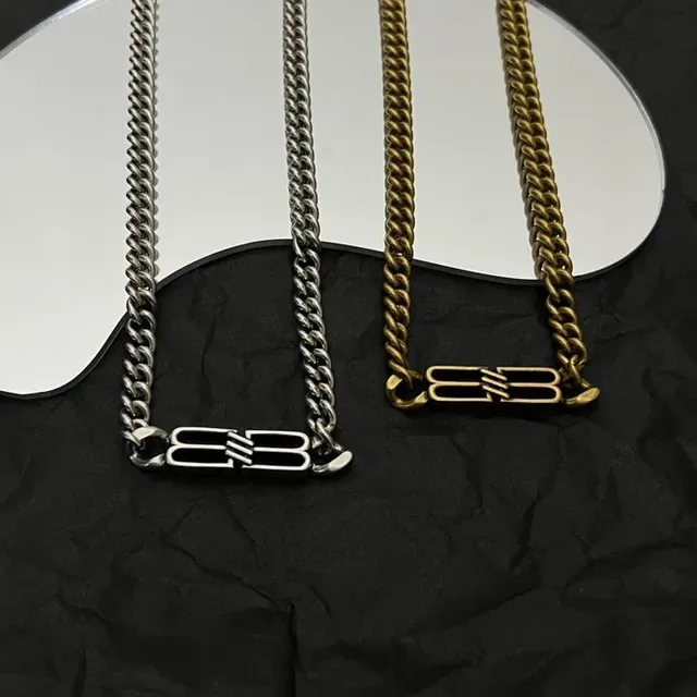 Colar Balenciaga BB Icon Gourmette Corrente Curb Chain Dourada Latão Antigo 5