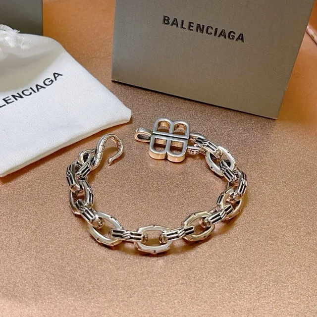 Balenciaga BB Silver Chunky Link Chain Interlocking B Clasp Bracelet 9